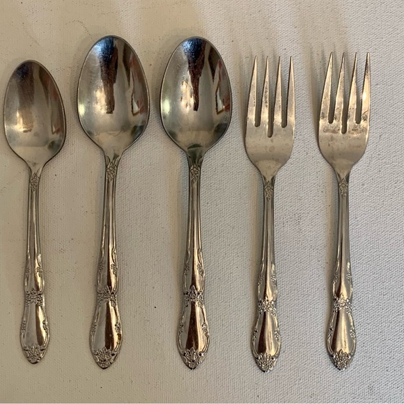 5 Wm A Rogers Stainless Oneida Ltd FENWAY DAYDREAM Spoons Forks Vintage Set Lot - Picture 1 of 6